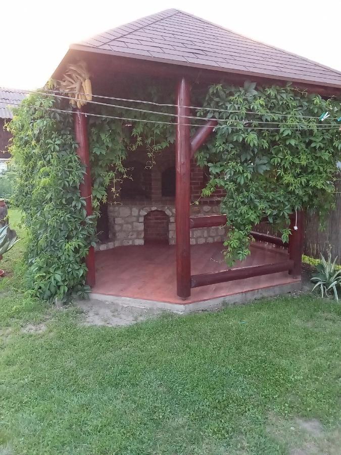 Timi Kulcsoshaz Hotel Lazarea Bagian luar foto
