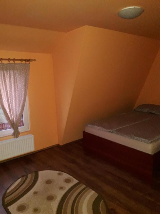 Timi Kulcsoshaz Hotel Lazarea Bagian luar foto