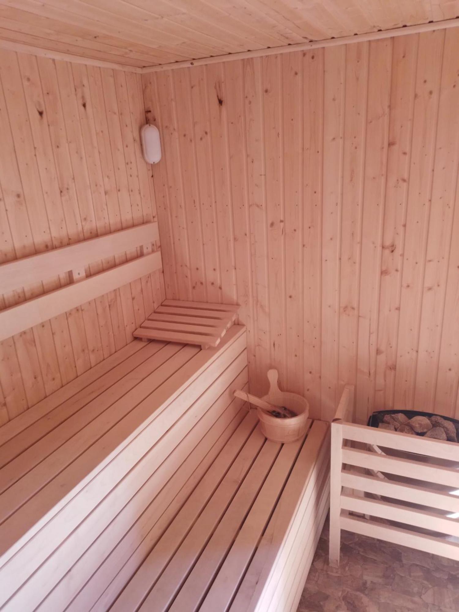 Timi Kulcsoshaz Hotel Lazarea Bagian luar foto