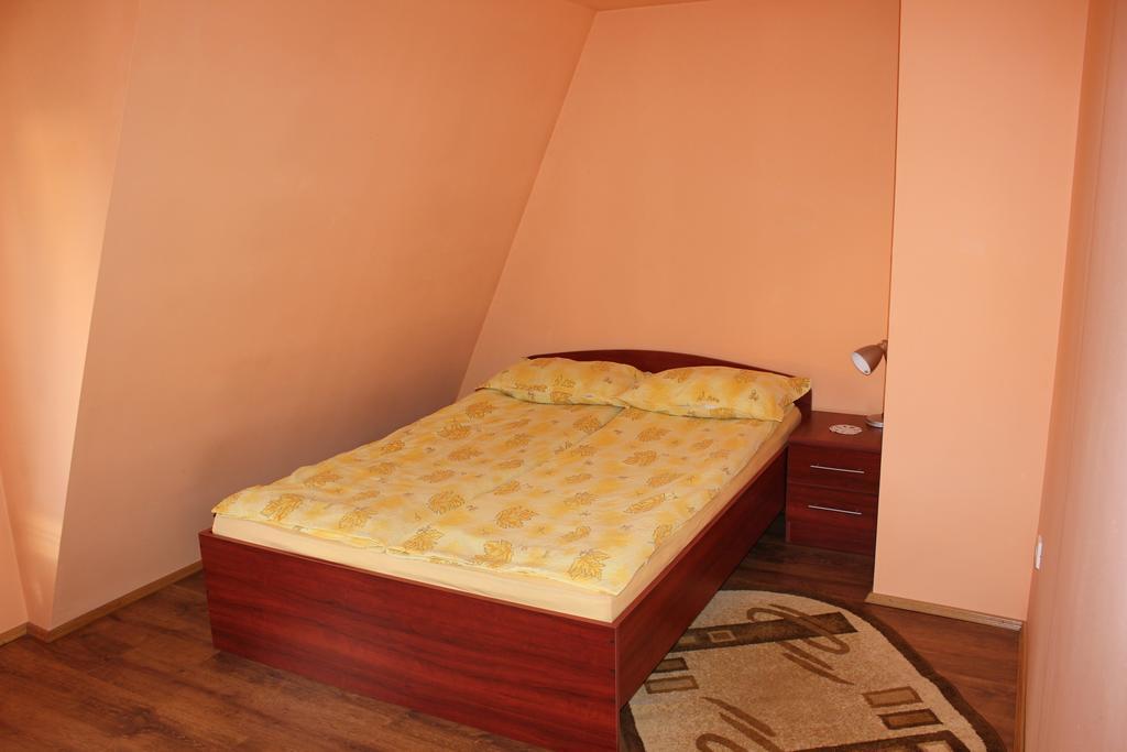 Timi Kulcsoshaz Hotel Lazarea Bagian luar foto