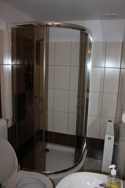 Timi Kulcsoshaz Hotel Lazarea Bagian luar foto