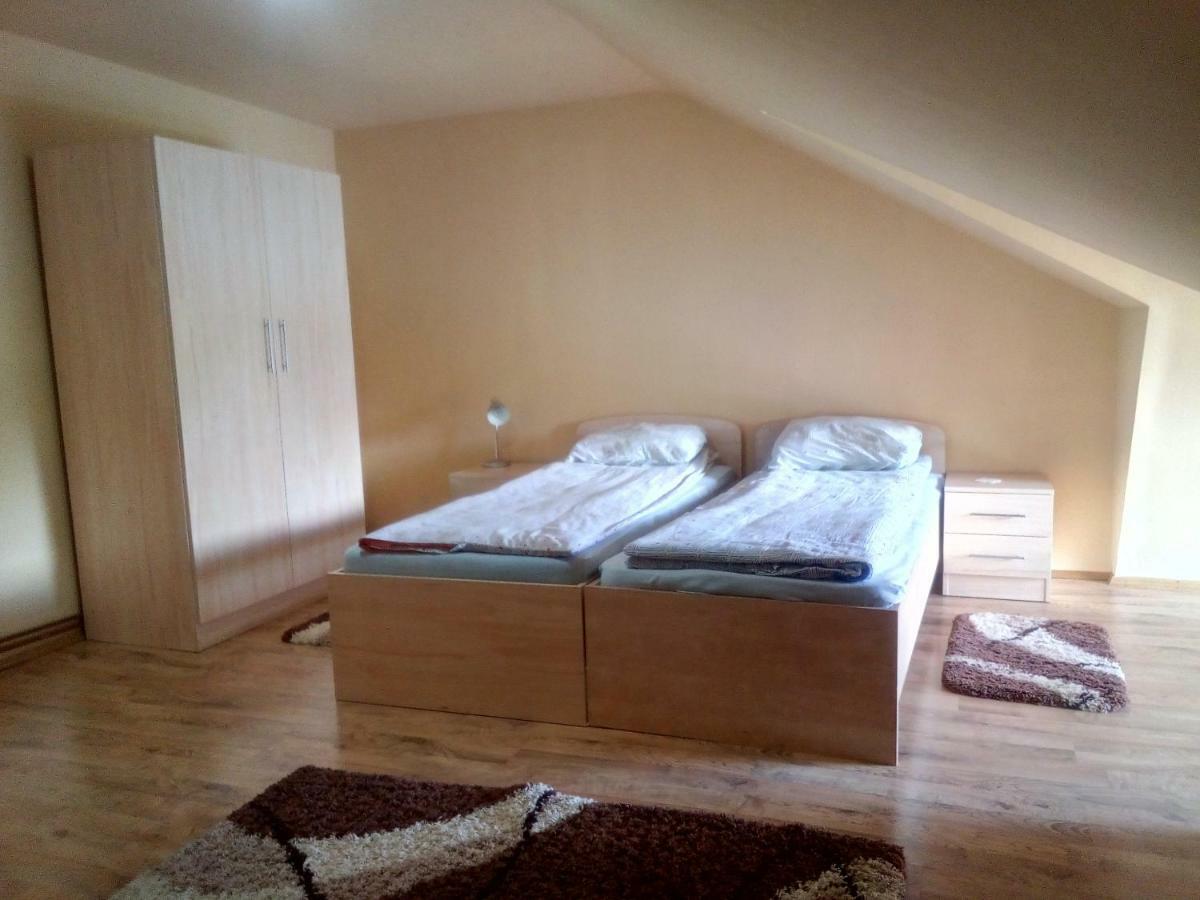 Timi Kulcsoshaz Hotel Lazarea Bagian luar foto