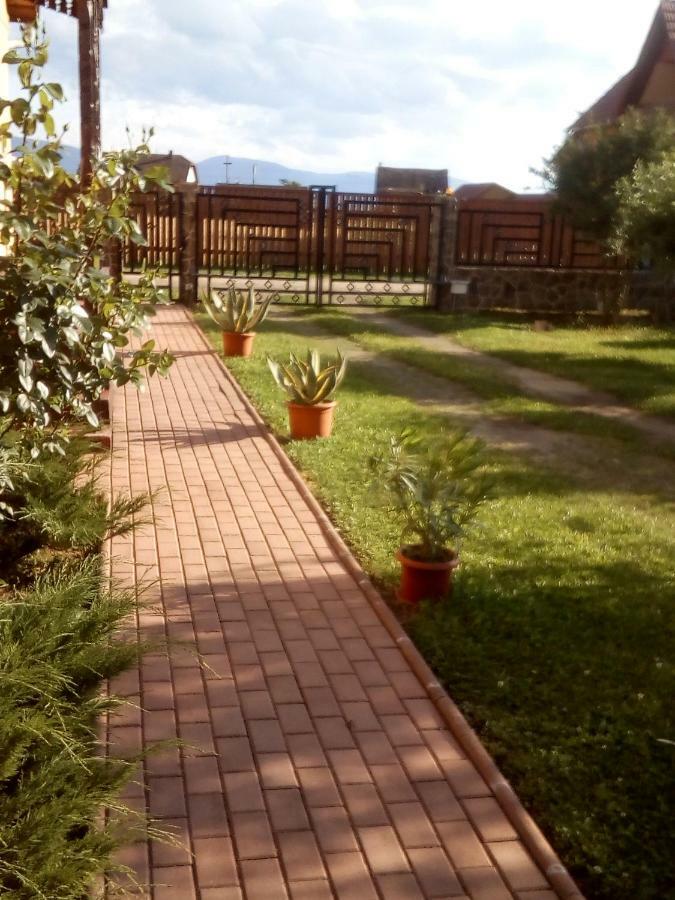 Timi Kulcsoshaz Hotel Lazarea Bagian luar foto